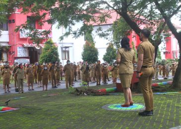 Bupati Kepulauan Sitaro Evangelian Sasingen Bertindak Sebagai Pembina Pada Apel Perdana 2021