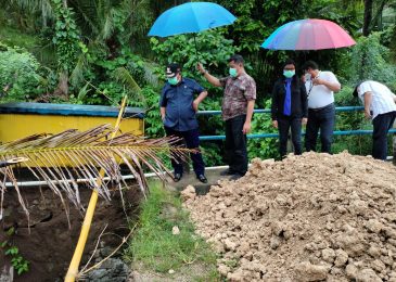 Respon Cepat, Wabup Parapaga Tinjau Lokasi Jembatan Rusak di Riung