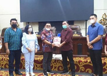 DPRD Manado Menerima Bantuan DPRD Bolaang Mongondow, Wakili Warga Korban Bencana