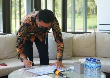 Kapal Isomanter, Bupati Joune Ganda Tandatangani PKS Bersama Kemenhub RI dan PT. PELNI Persero