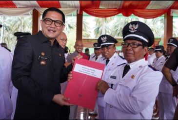 Dilantik Bupati, Sajowind Manopo Resmi Pimpin Desa Bango Periode 2022-2028