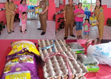 Camat Bersama Kapus Kauditan Theresia Tiow Berikan Bantuan Makanan Bergizi ke Anak Stunting