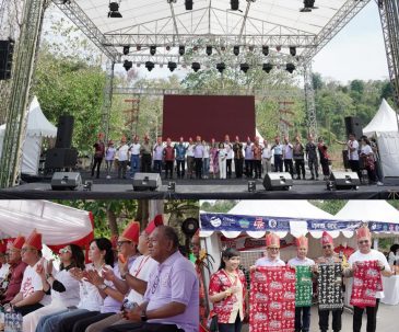 Bupati Joune Ganda Buka Likupang Tourism Festival 2023