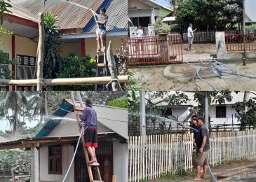 Pasca Letusan Gunung Ruang, Pemdes Tangkasi Bersama Masyarakat Gotong Royong Bersihkan Abu Vulkanik